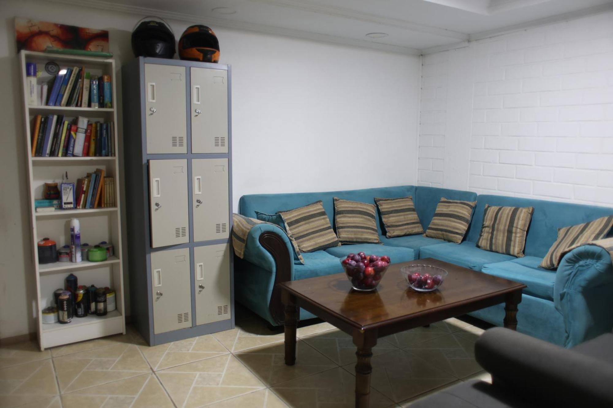 Backpackers House - Near The Airport — Photos 3